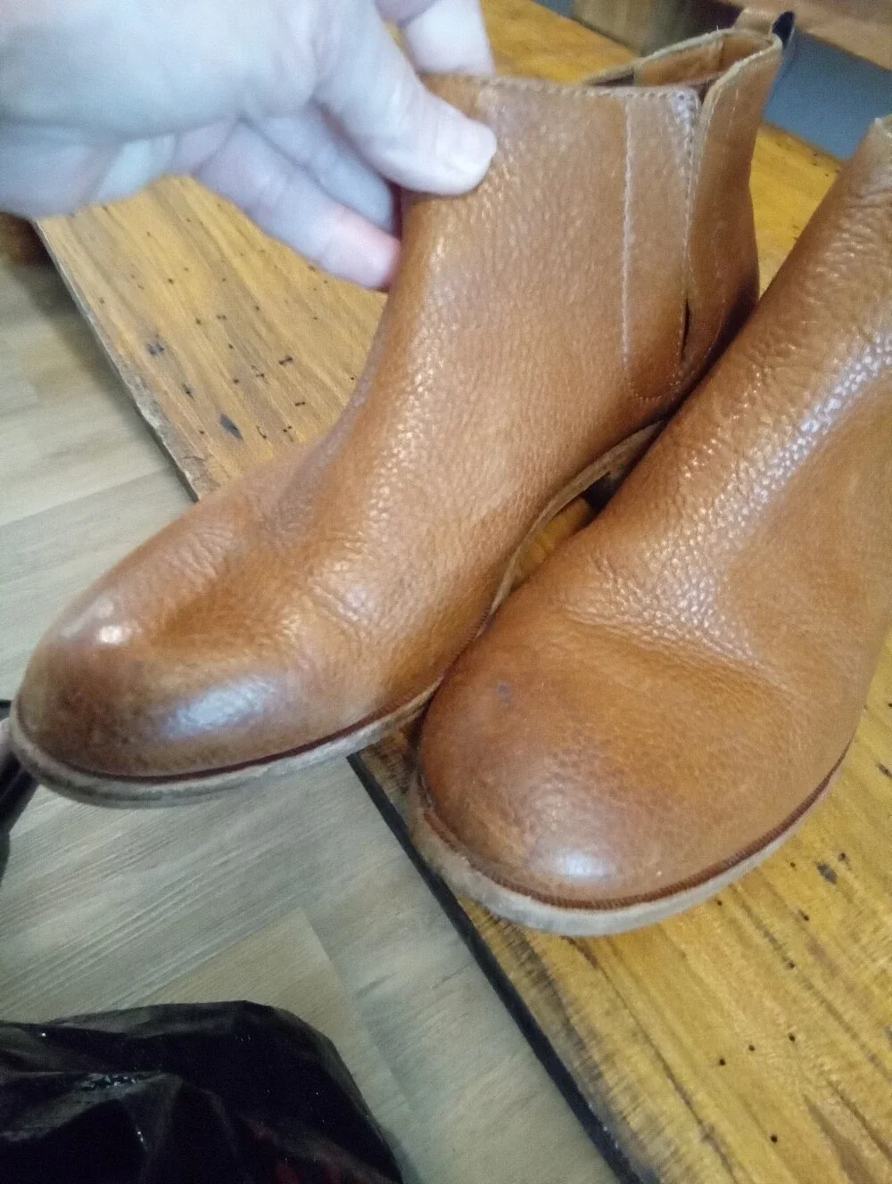 Kork-Ease Velma Leather Bootie Sz 8. Didn't See Side Was Busting Until I Photo